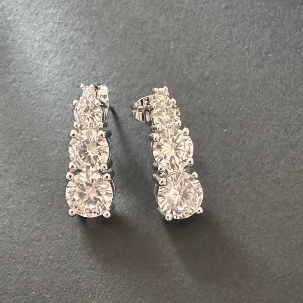 Elegant Silver Crystal Drop Earrings
